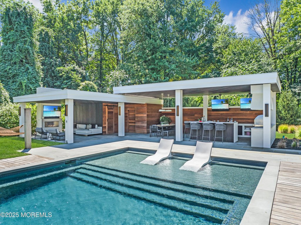 Rumson, New Jersey, 07760, United States, 6 Bedrooms Bedrooms, ,8.5 BathroomsBathrooms,Residential,Forsale,1936806
