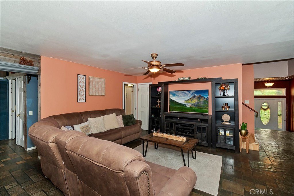 Crestline, California, 92325, United States, 5 Bedrooms Bedrooms, ,4.5 BathroomsBathrooms,Residential,Forsale,1934029