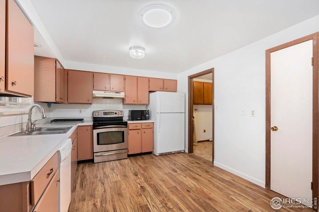 Loveland, Colorado, 80538, United States, 4 Bedrooms Bedrooms, ,3 BathroomsBathrooms,Residential,Forsale,1946711