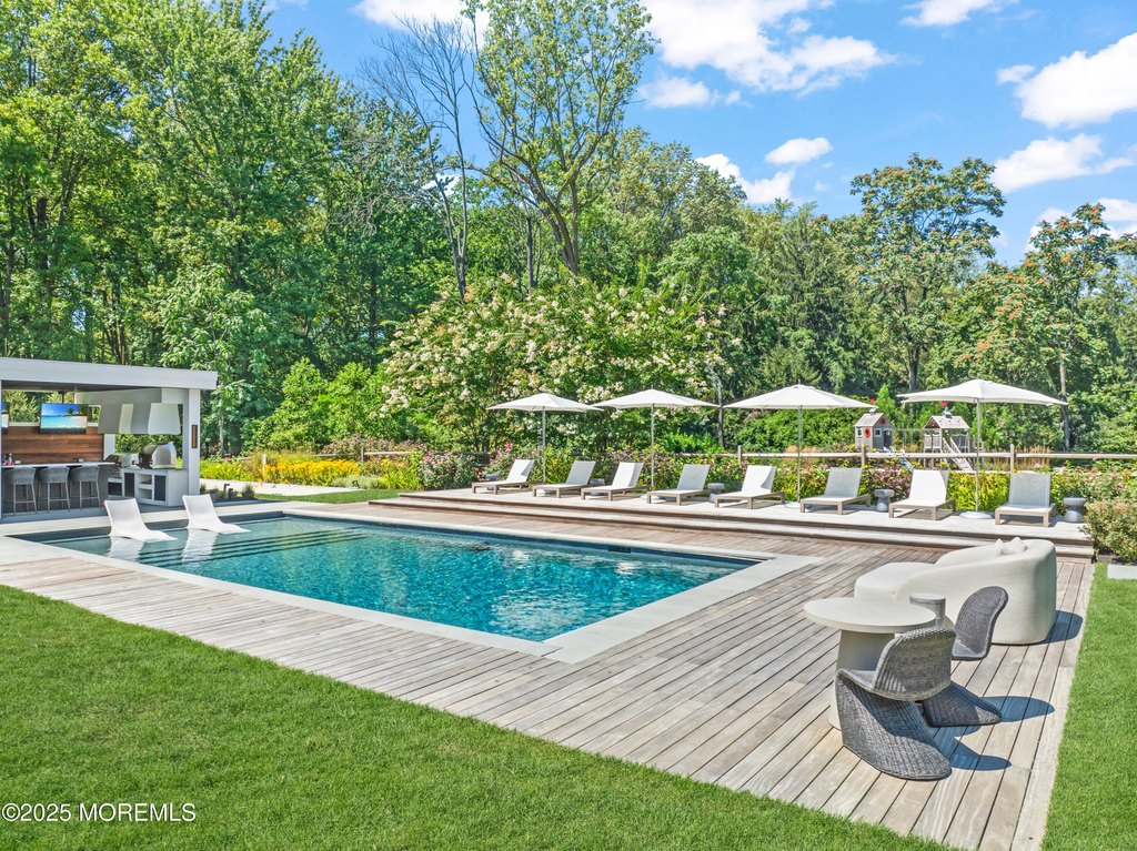 Rumson, New Jersey, 07760, United States, 6 Bedrooms Bedrooms, ,8.5 BathroomsBathrooms,Residential,Forsale,1936806