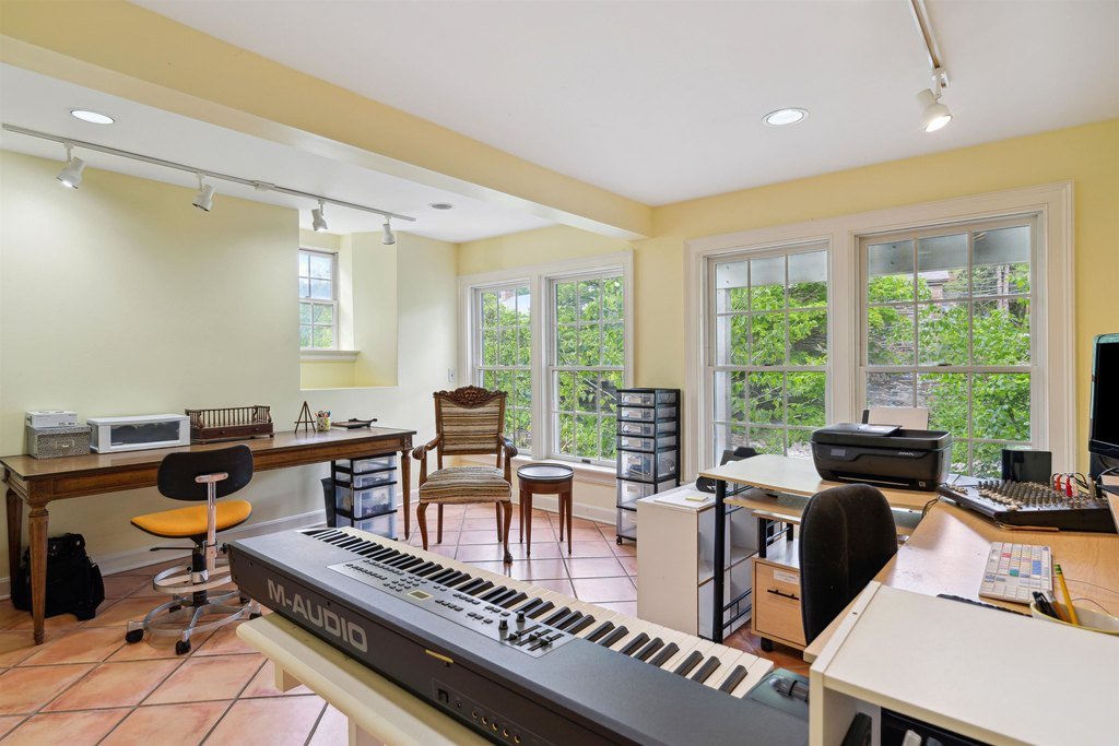 Woodstock, Vermont, 05091, United States, 4 Bedrooms Bedrooms, ,3 BathroomsBathrooms,Residential,Forsale,2004850