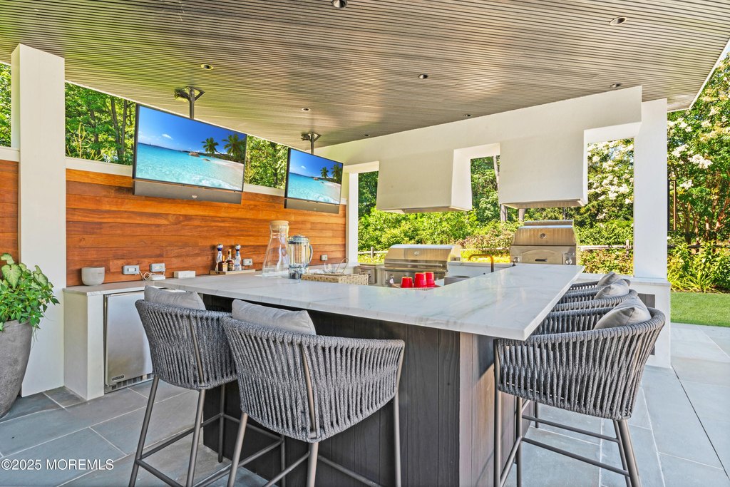 Rumson, New Jersey, 07760, United States, 6 Bedrooms Bedrooms, ,8.5 BathroomsBathrooms,Residential,Forsale,1936806