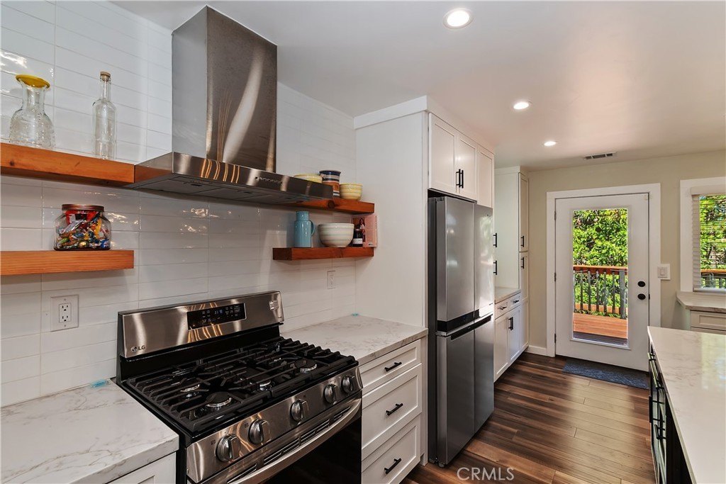 Lake Arrowhead, California, 92352, United States, 3 Bedrooms Bedrooms, ,2.5 BathroomsBathrooms,Residential,Forsale,1953307