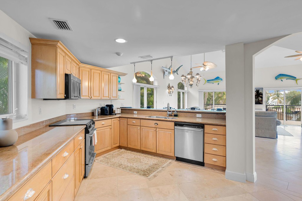 Key Largo, Florida, 33037, United States, 4 Bedrooms Bedrooms, ,3 BathroomsBathrooms,Residential,Forsale,1944354