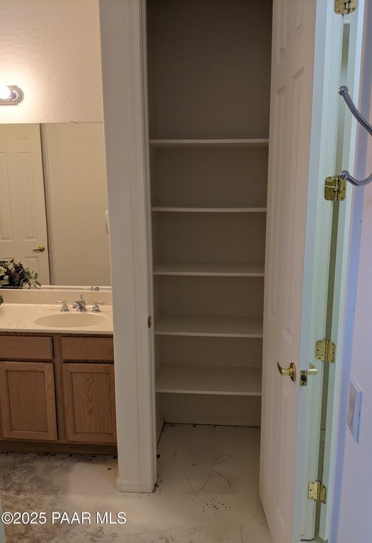 Prescott Valley, Arizona, 86314, United States, 3 Bedrooms Bedrooms, ,2 BathroomsBathrooms,Residential,Forsale,1968223