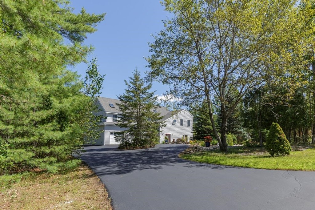 Dayton, Maine, 04005, United States, 3 Bedrooms Bedrooms, ,3 BathroomsBathrooms,Residential,Forsale,1952915