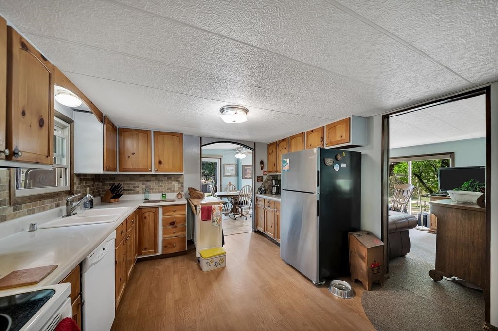 Custer, South Dakota, 57730, United States, 3 Bedrooms Bedrooms, ,2 BathroomsBathrooms,Residential,Forsale,1946253