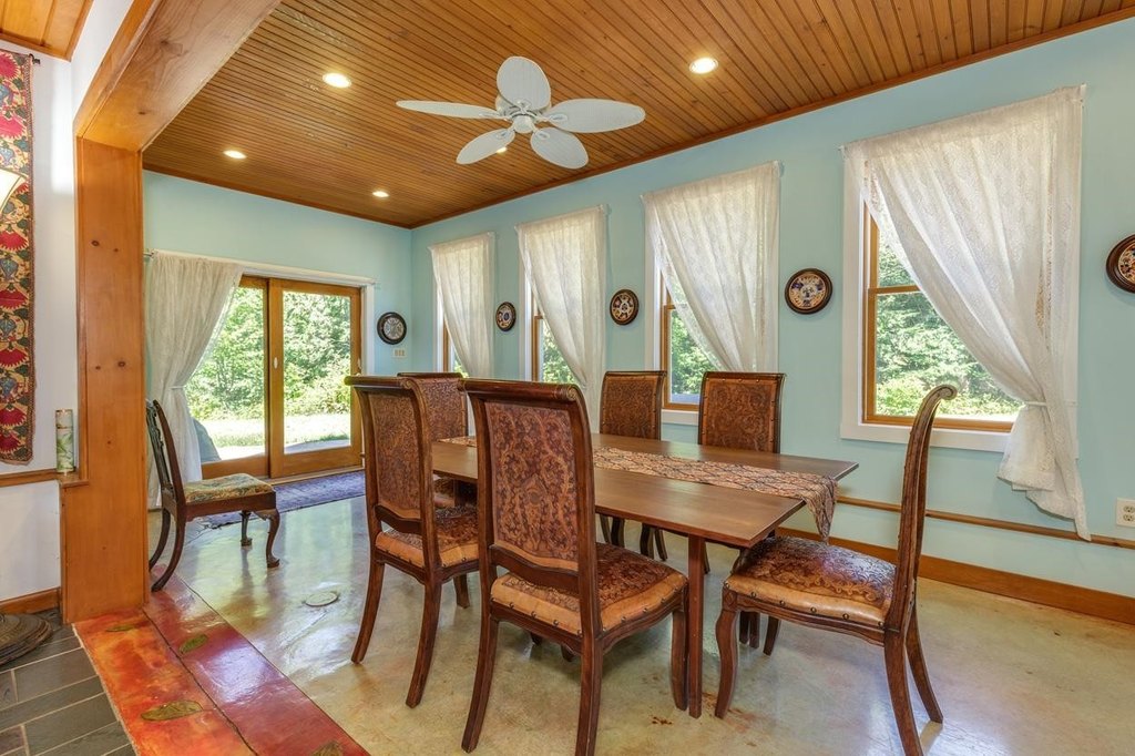Dayton, Maine, 04005, United States, 3 Bedrooms Bedrooms, ,3 BathroomsBathrooms,Residential,Forsale,1952915