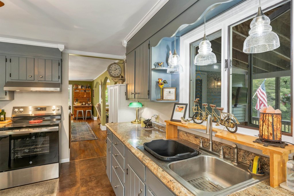 Thornton, New Hampshire, 03285, United States, 3 Bedrooms Bedrooms, ,2.5 BathroomsBathrooms,Residential,Forsale,1952885