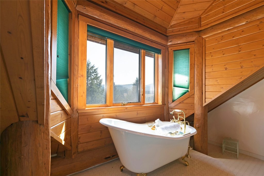 Philipsburg, Montana, 59858, United States, 3 Bedrooms Bedrooms, ,3.5 BathroomsBathrooms,Residential,Forsale,1986967