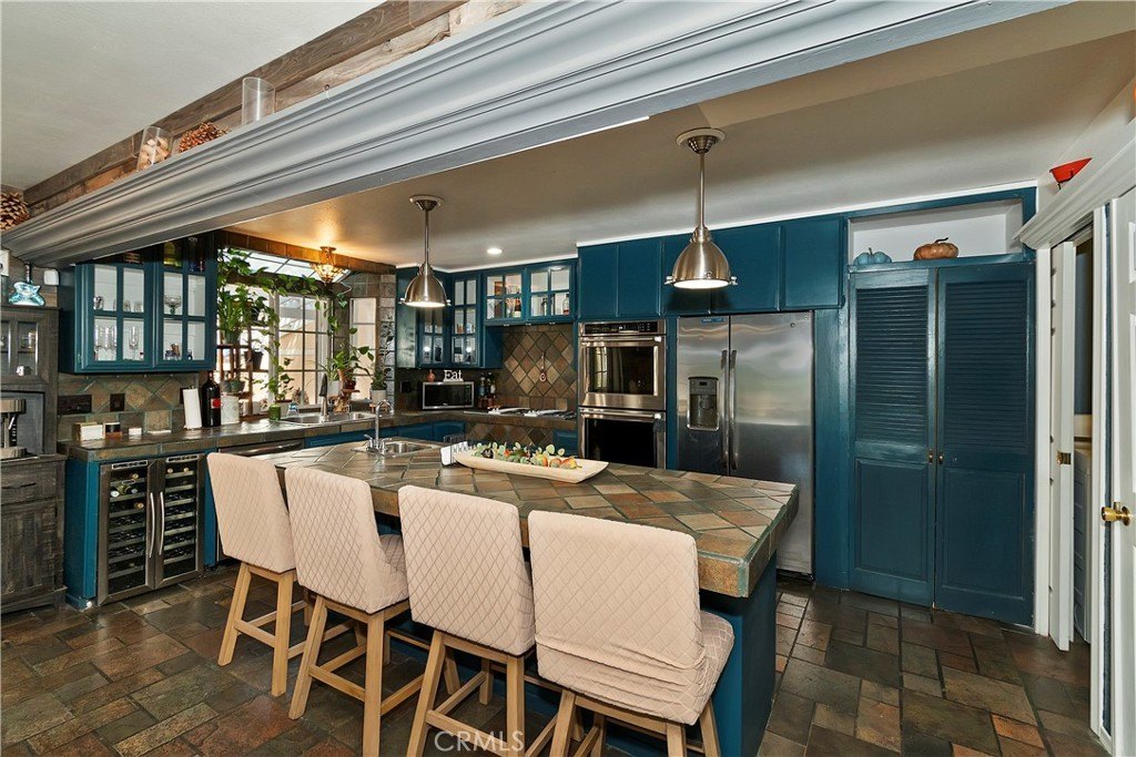 Crestline, California, 92325, United States, 5 Bedrooms Bedrooms, ,4.5 BathroomsBathrooms,Residential,Forsale,1934029