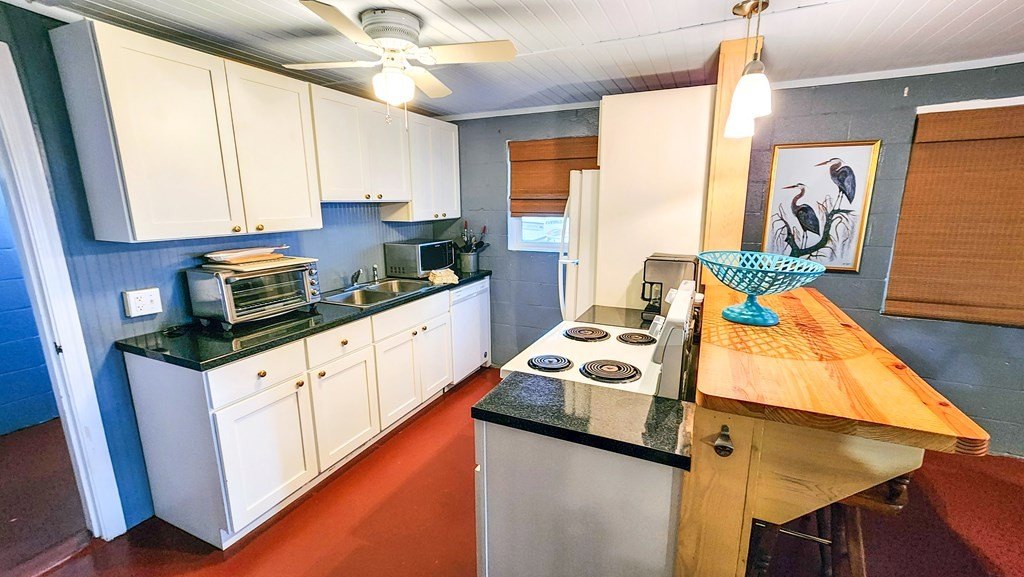 Carrabelle, Florida, 32322, United States, 2 Bedrooms Bedrooms, ,2 BathroomsBathrooms,Residential,Forsale,1968318