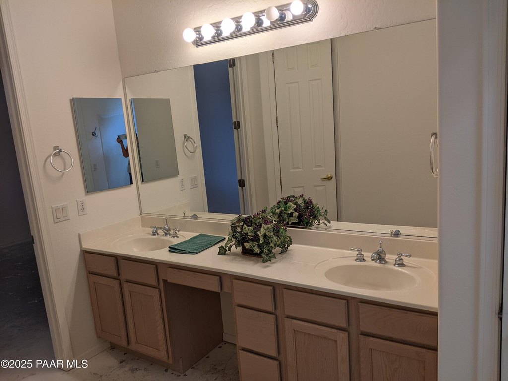 Prescott Valley, Arizona, 86314, United States, 3 Bedrooms Bedrooms, ,2 BathroomsBathrooms,Residential,Forsale,1968223