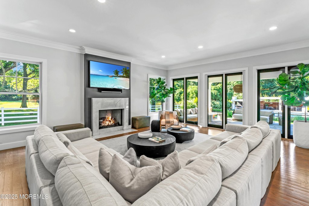 Rumson, New Jersey, 07760, United States, 6 Bedrooms Bedrooms, ,8.5 BathroomsBathrooms,Residential,Forsale,1936806