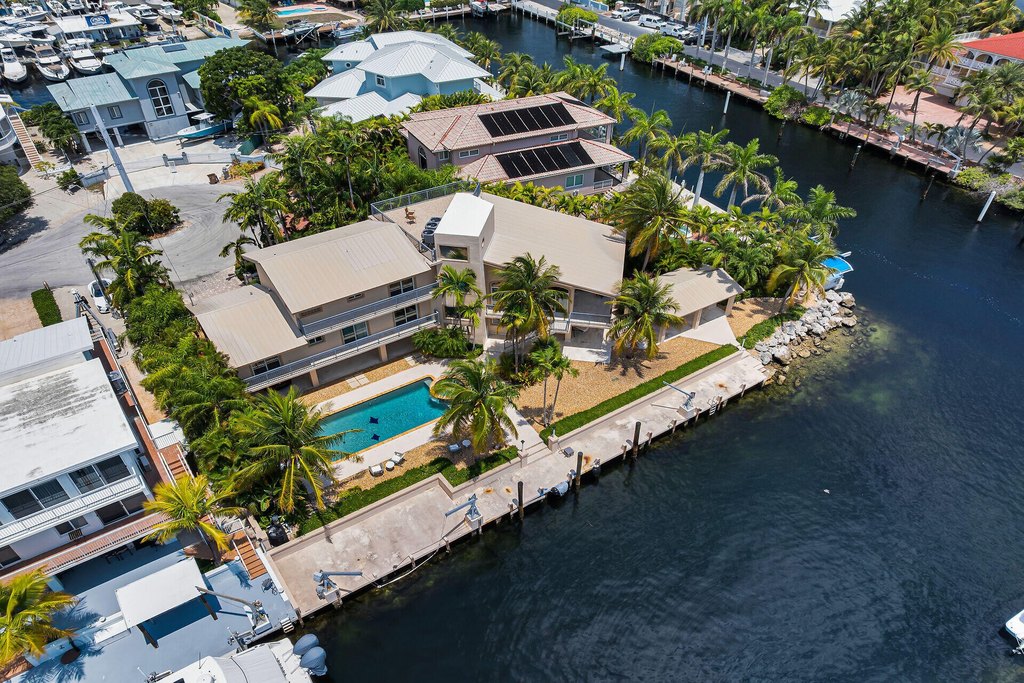 Key Largo, Florida, 33037, United States, 4 Bedrooms Bedrooms, ,3 BathroomsBathrooms,Residential,Forsale,1944354