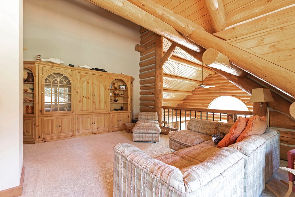 Philipsburg, Montana, 59858, United States, 3 Bedrooms Bedrooms, ,3.5 BathroomsBathrooms,Residential,Forsale,1986967