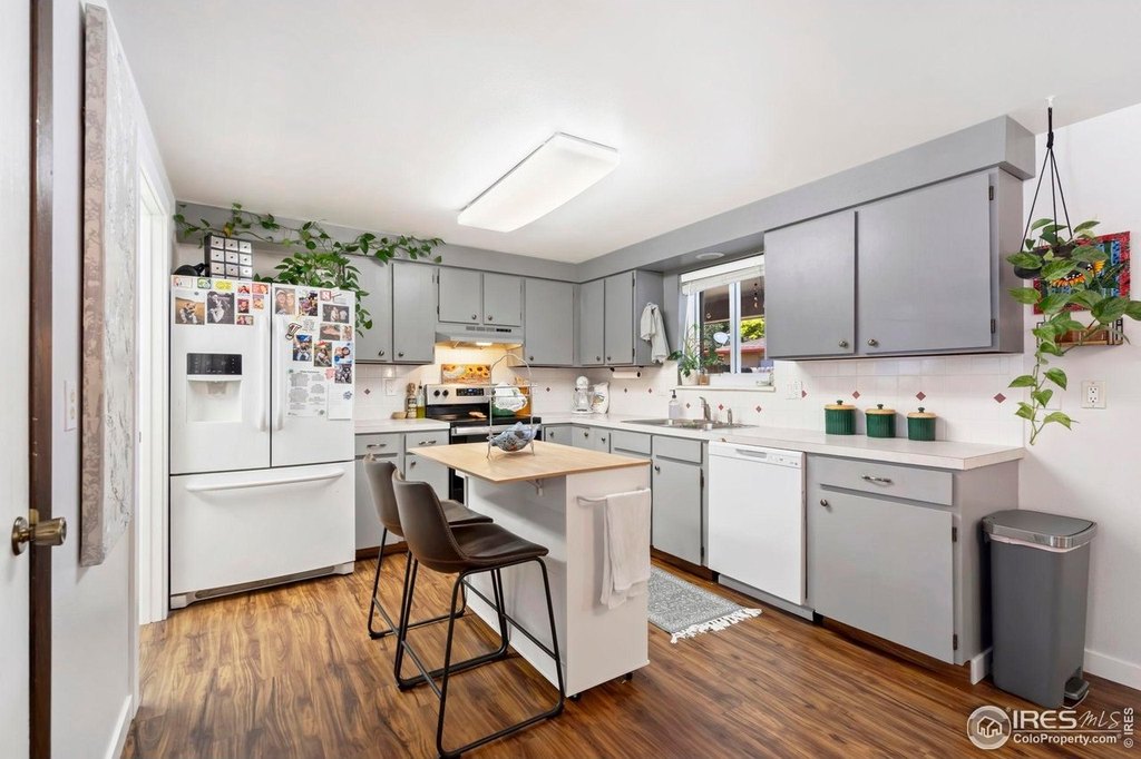 Loveland, Colorado, 80538, United States, 4 Bedrooms Bedrooms, ,3 BathroomsBathrooms,Residential,Forsale,1946711