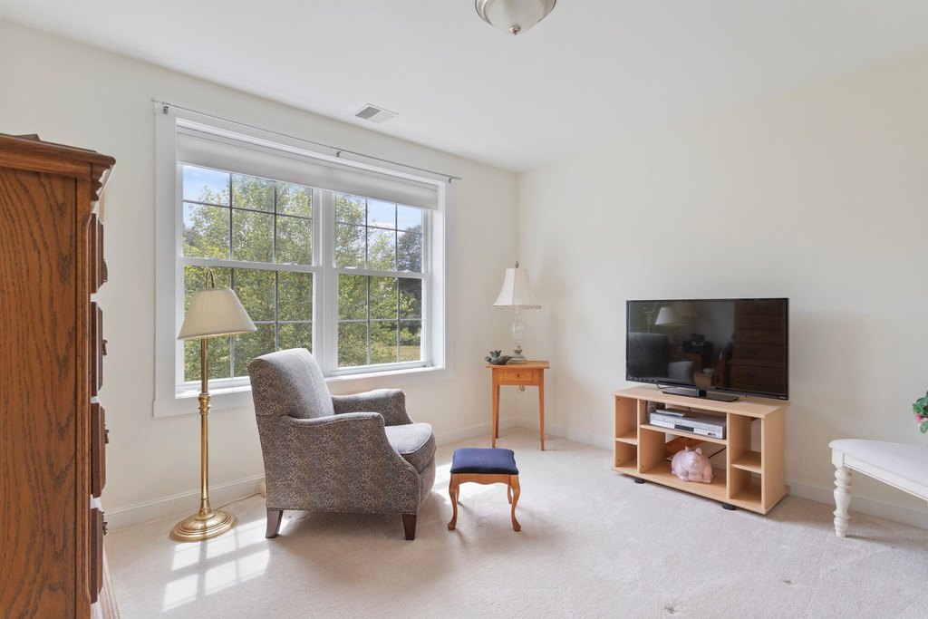 North Hampton, New Hampshire, 03862, United States, 3 Bedrooms Bedrooms, ,2.5 BathroomsBathrooms,Residential,Forsale,1952899