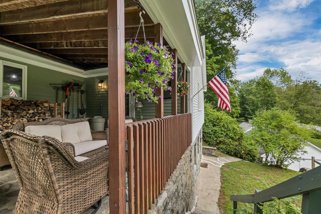 Thornton, New Hampshire, 03285, United States, 3 Bedrooms Bedrooms, ,2.5 BathroomsBathrooms,Residential,Forsale,1952885