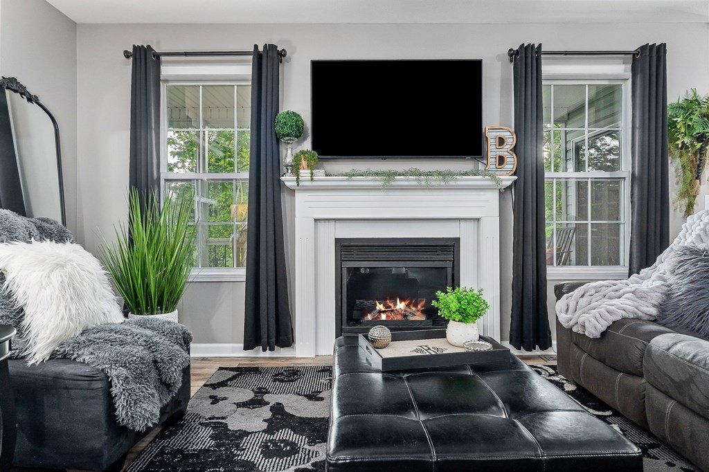 Byrdstown, Tennessee, 38549, United States, 4 Bedrooms Bedrooms, ,3.5 BathroomsBathrooms,Residential,Forsale,1953801