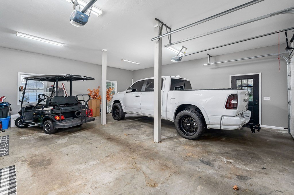 Byrdstown, Tennessee, 38549, United States, 4 Bedrooms Bedrooms, ,3.5 BathroomsBathrooms,Residential,Forsale,1953801