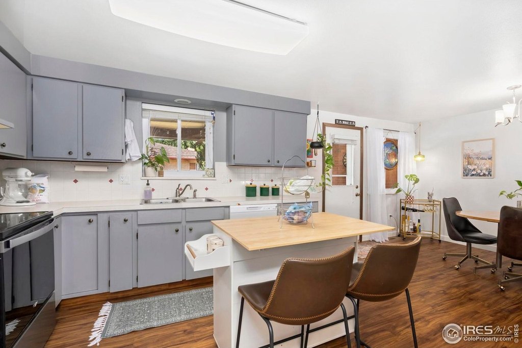 Loveland, Colorado, 80538, United States, 4 Bedrooms Bedrooms, ,3 BathroomsBathrooms,Residential,Forsale,1946711