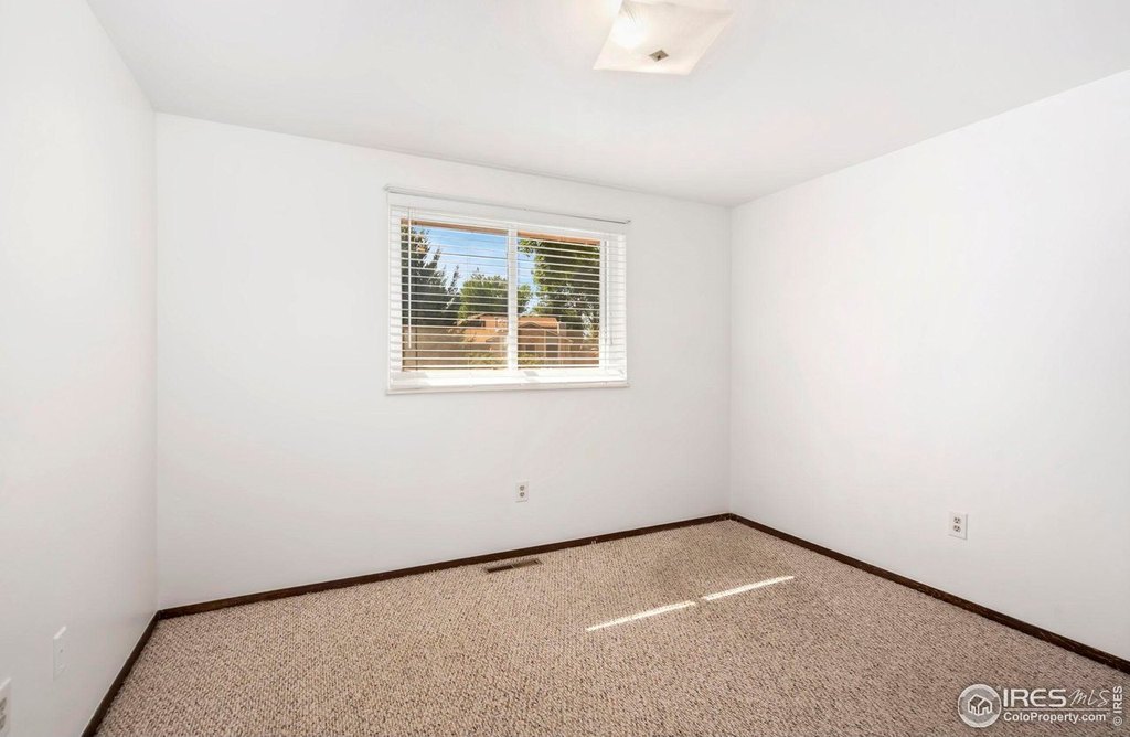 Loveland, Colorado, 80538, United States, 4 Bedrooms Bedrooms, ,3 BathroomsBathrooms,Residential,Forsale,1946711