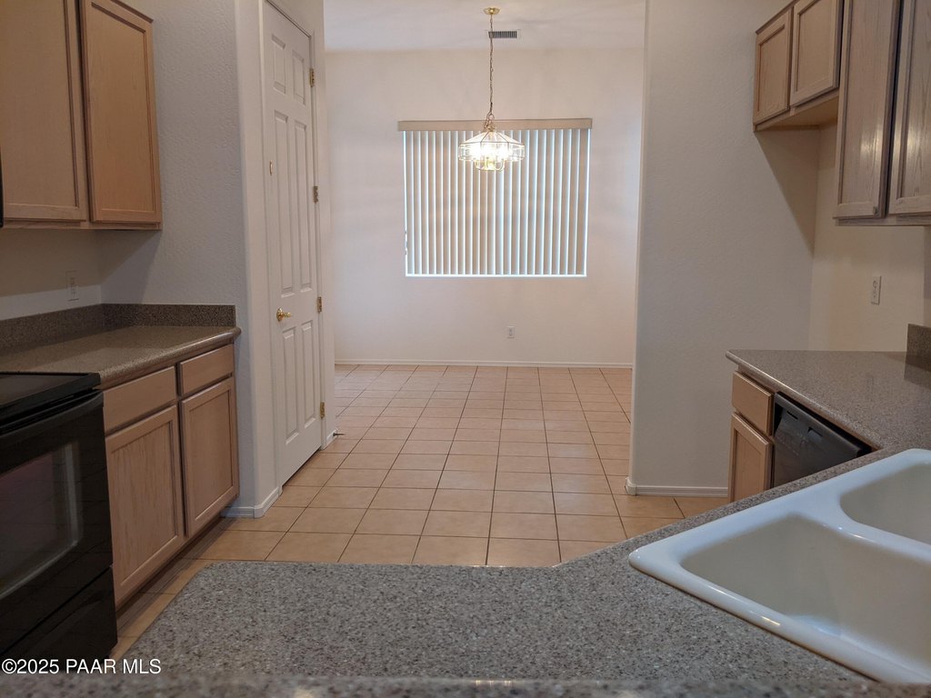 Prescott Valley, Arizona, 86314, United States, 3 Bedrooms Bedrooms, ,2 BathroomsBathrooms,Residential,Forsale,1968223