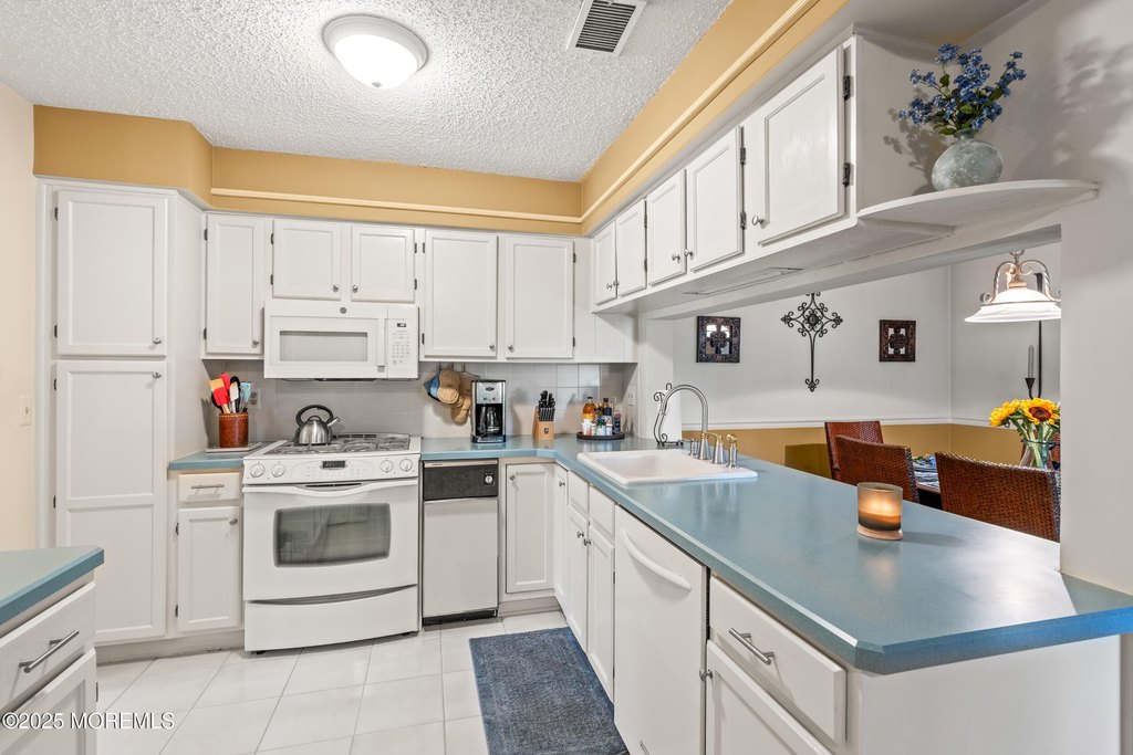 Ocean Twp, New Jersey, 07712, United States, 2 Bedrooms Bedrooms, ,2.5 BathroomsBathrooms,Residential,Forsale,1936822