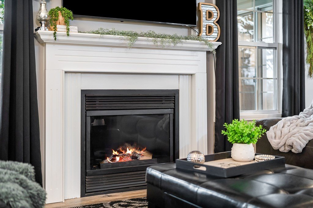 Byrdstown, Tennessee, 38549, United States, 4 Bedrooms Bedrooms, ,3.5 BathroomsBathrooms,Residential,Forsale,1953801