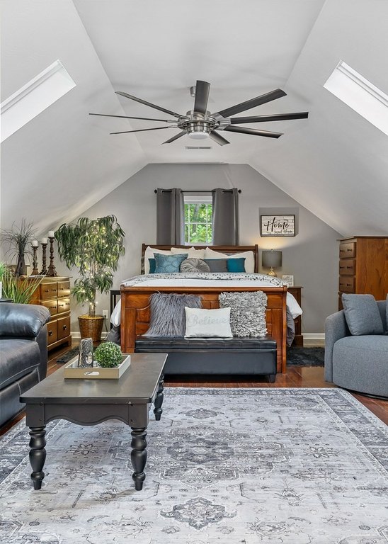 Byrdstown, Tennessee, 38549, United States, 4 Bedrooms Bedrooms, ,3.5 BathroomsBathrooms,Residential,Forsale,1953801