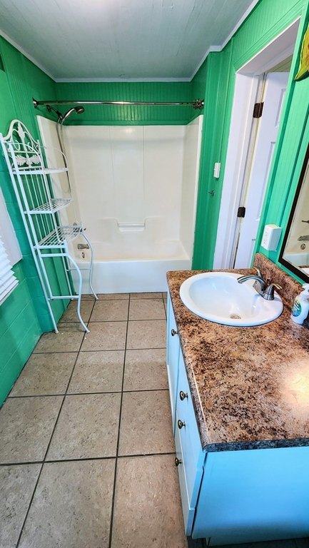 Carrabelle, Florida, 32322, United States, 2 Bedrooms Bedrooms, ,2 BathroomsBathrooms,Residential,Forsale,1968318