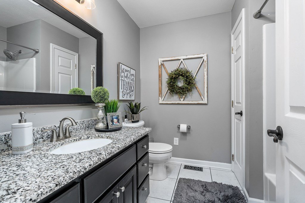 Byrdstown, Tennessee, 38549, United States, 4 Bedrooms Bedrooms, ,3.5 BathroomsBathrooms,Residential,Forsale,1953801