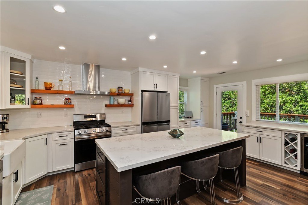 Lake Arrowhead, California, 92352, United States, 3 Bedrooms Bedrooms, ,2.5 BathroomsBathrooms,Residential,Forsale,1953307