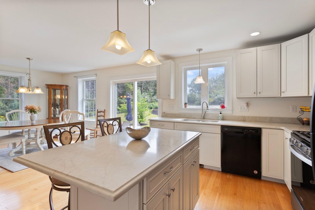 North Hampton, New Hampshire, 03862, United States, 3 Bedrooms Bedrooms, ,2.5 BathroomsBathrooms,Residential,Forsale,1952899