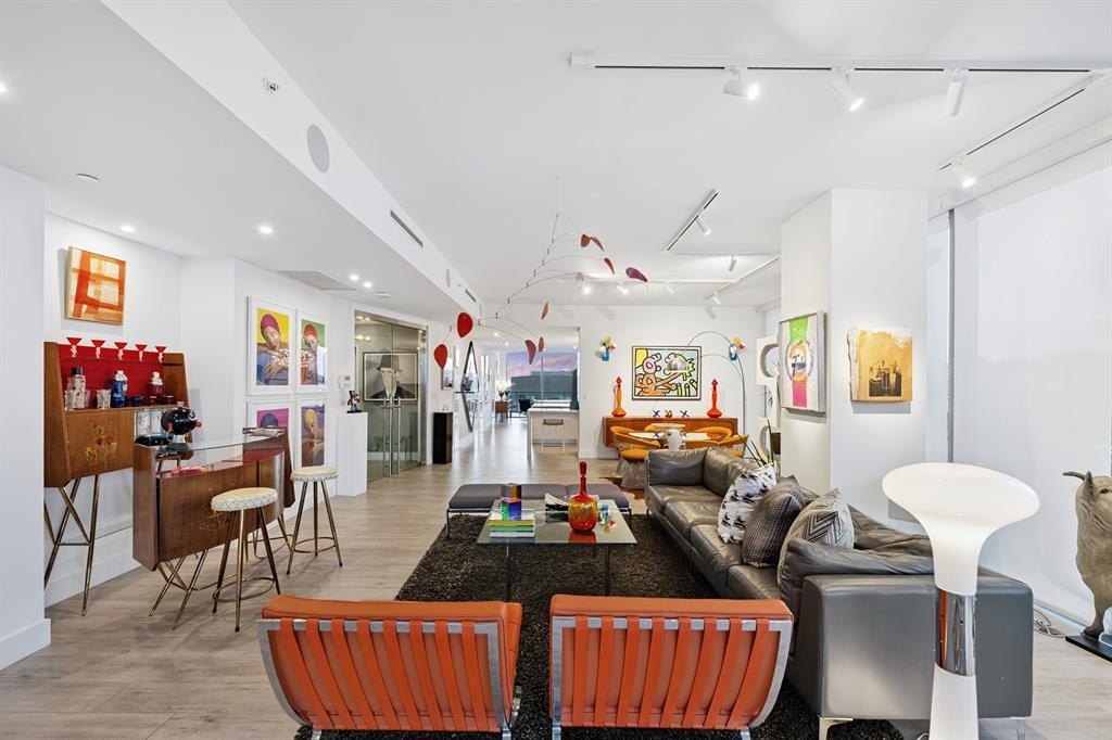 Fort Lauderdale, Florida, 33304, United States, 3 Bedrooms Bedrooms, ,3.5 BathroomsBathrooms,Residential,Forsale,1951902