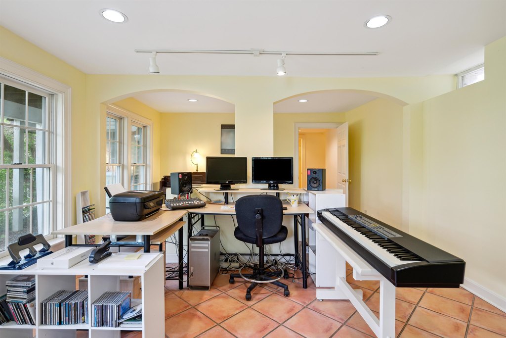 Woodstock, Vermont, 05091, United States, 4 Bedrooms Bedrooms, ,3 BathroomsBathrooms,Residential,Forsale,2004850