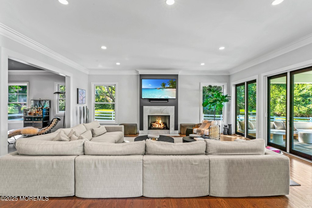 Rumson, New Jersey, 07760, United States, 6 Bedrooms Bedrooms, ,8.5 BathroomsBathrooms,Residential,Forsale,1936806