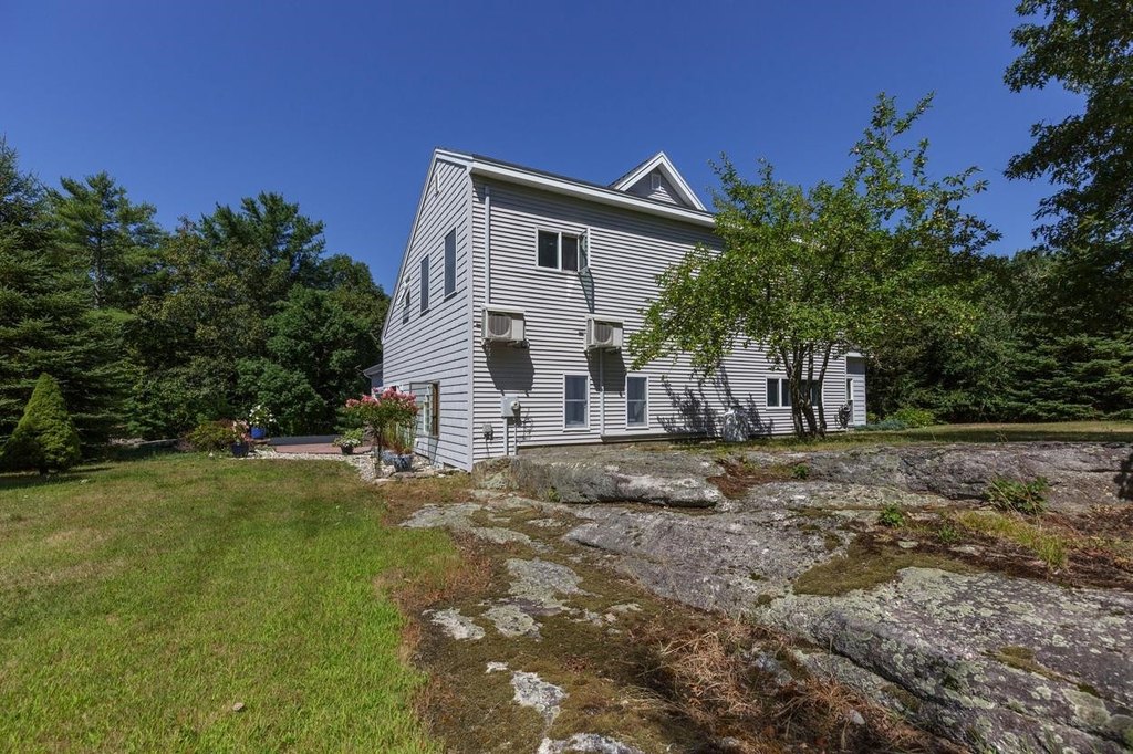 Dayton, Maine, 04005, United States, 3 Bedrooms Bedrooms, ,3 BathroomsBathrooms,Residential,Forsale,1952915