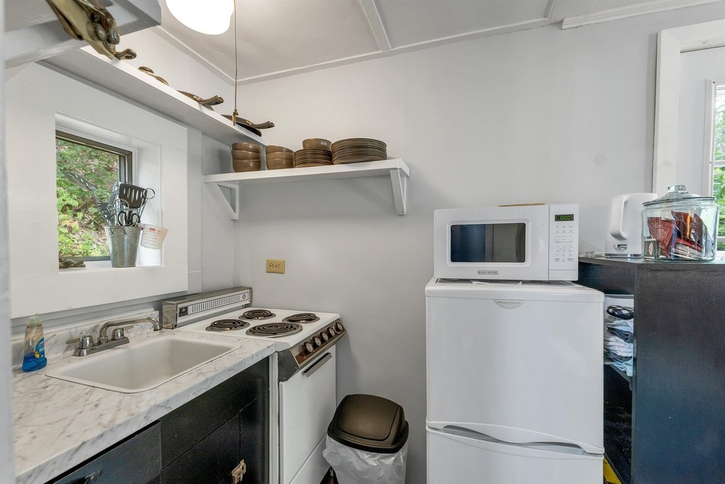 Thornton, New Hampshire, 03285, United States, 3 Bedrooms Bedrooms, ,2.5 BathroomsBathrooms,Residential,Forsale,1952885