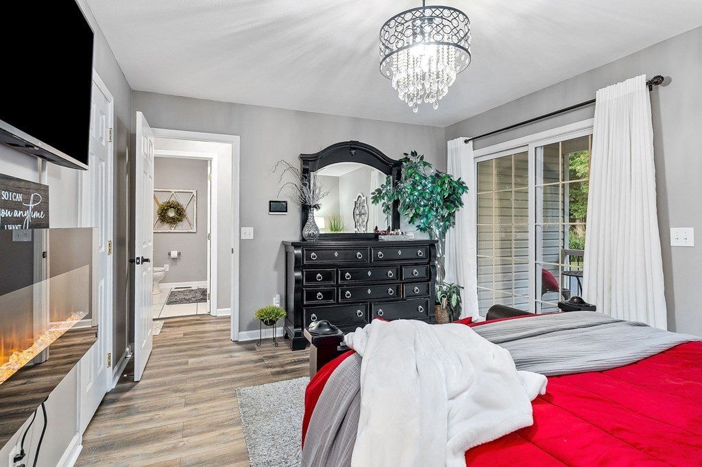 Byrdstown, Tennessee, 38549, United States, 4 Bedrooms Bedrooms, ,3.5 BathroomsBathrooms,Residential,Forsale,1953801