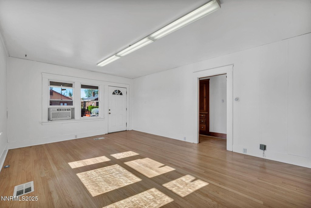 Reno, Nevada, 89502, United States, ,Residential,Forsale,1936794