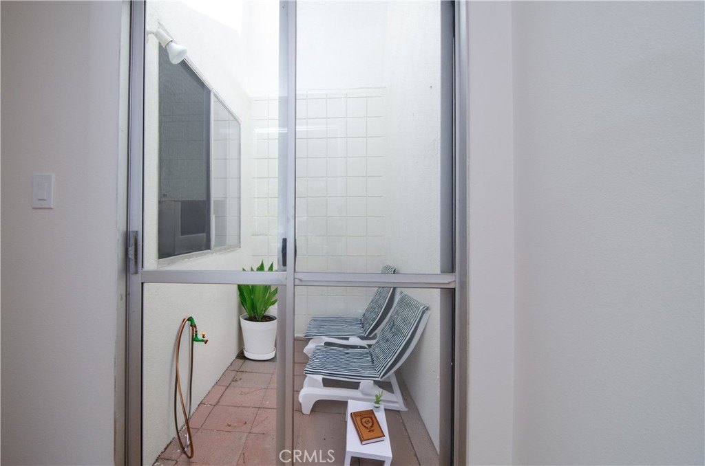 Newhall, California, 91321, United States, 2 Bedrooms Bedrooms, ,2 BathroomsBathrooms,Residential,Forsale,1946034