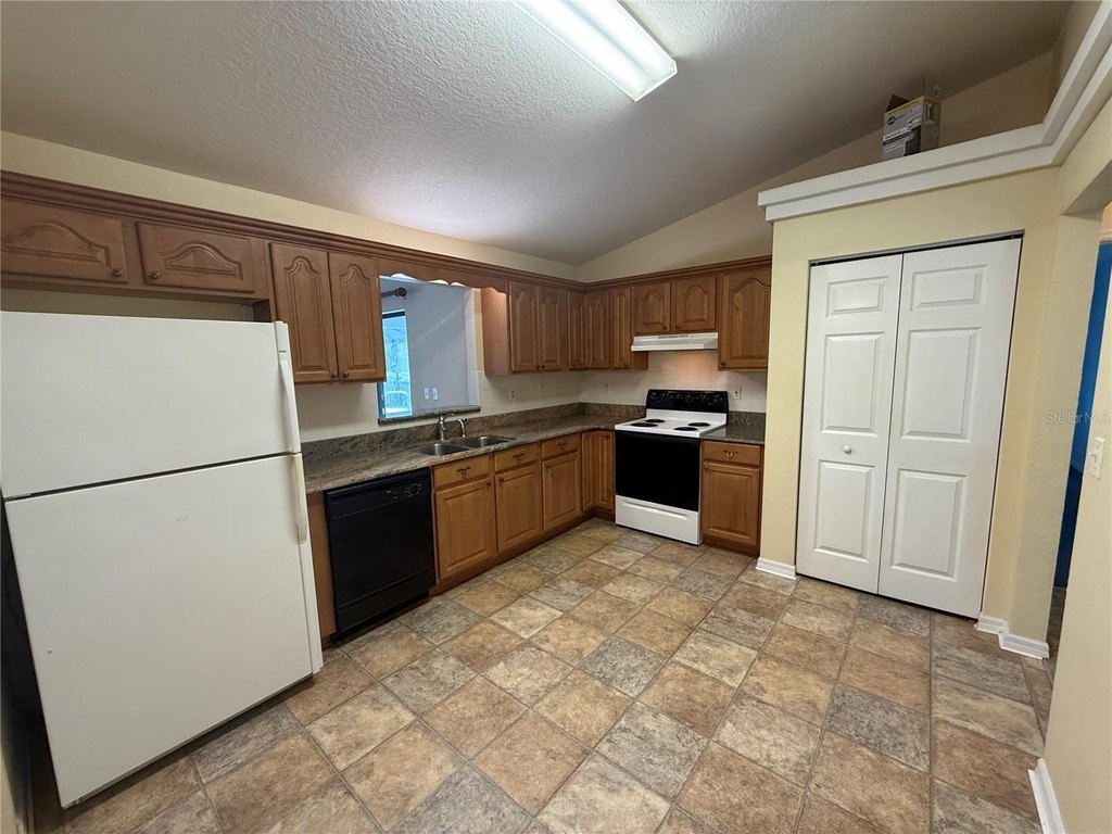 REDDICK, Florida, 32686, United States, 3 Bedrooms Bedrooms, ,2 BathroomsBathrooms,Residential,Forsale,1969787