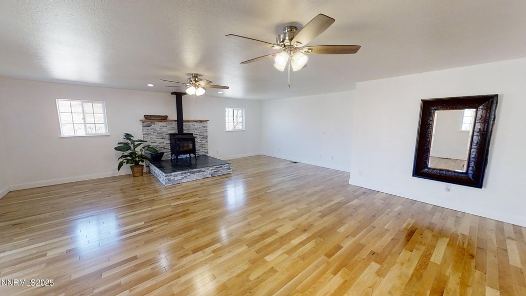 Sparks, Nevada, 89434, United States, 4 Bedrooms Bedrooms, ,4 BathroomsBathrooms,Residential,Forsale,1936731