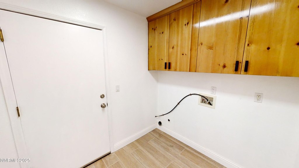 Sparks, Nevada, 89434, United States, 4 Bedrooms Bedrooms, ,4 BathroomsBathrooms,Residential,Forsale,1936731