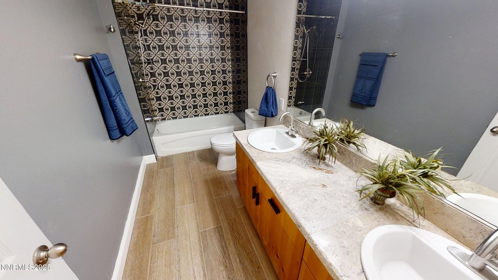 Sparks, Nevada, 89434, United States, 4 Bedrooms Bedrooms, ,4 BathroomsBathrooms,Residential,Forsale,1936731