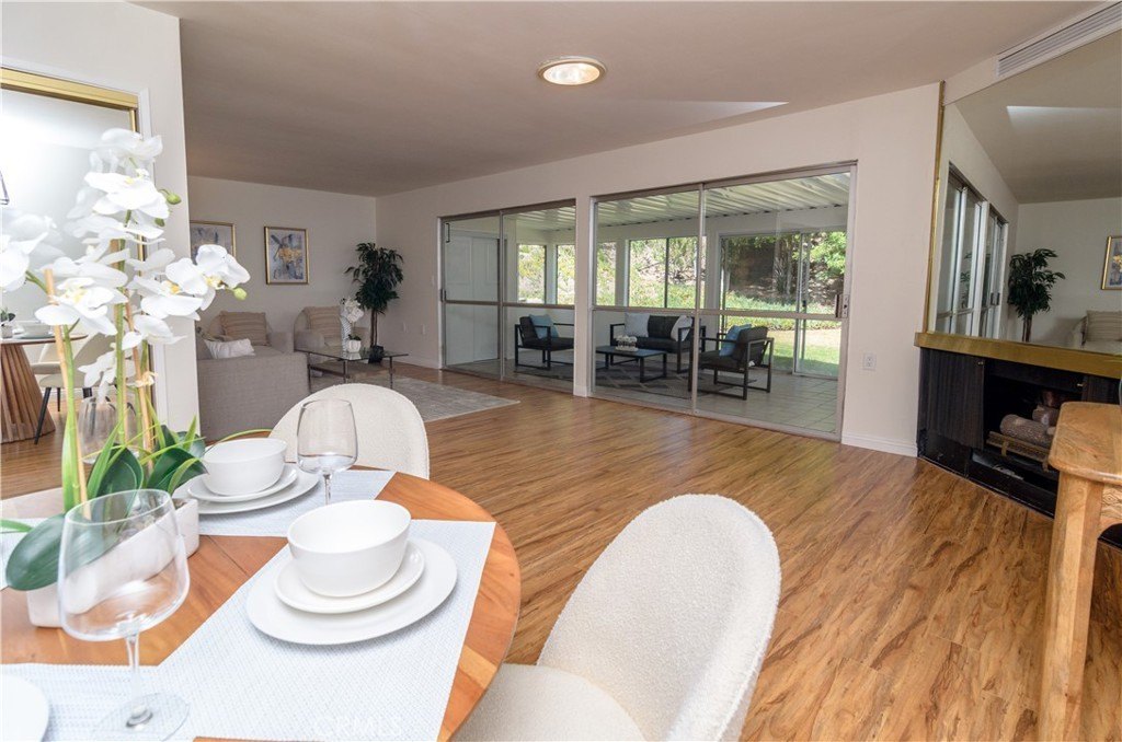 Newhall, California, 91321, United States, 2 Bedrooms Bedrooms, ,2 BathroomsBathrooms,Residential,Forsale,1946034