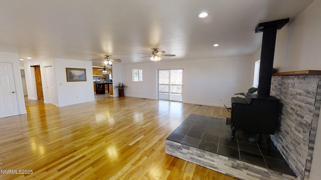 Sparks, Nevada, 89434, United States, 4 Bedrooms Bedrooms, ,4 BathroomsBathrooms,Residential,Forsale,1936731