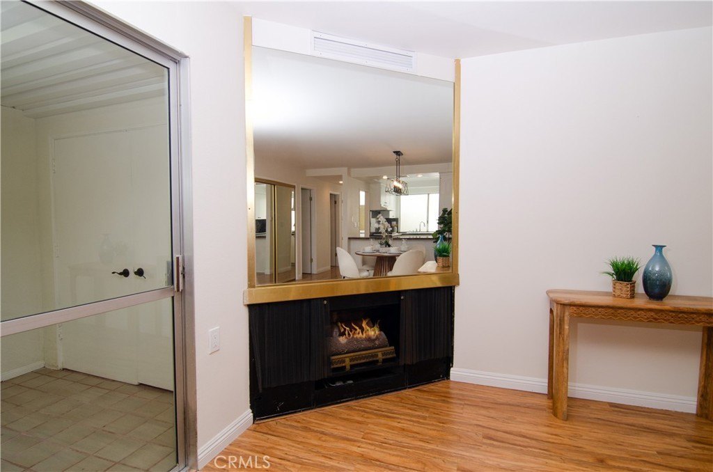 Newhall, California, 91321, United States, 2 Bedrooms Bedrooms, ,2 BathroomsBathrooms,Residential,Forsale,1946034